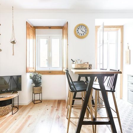 Feel Home In This Stunning Renovated Nest In Graca Лиссабон Экстерьер фото