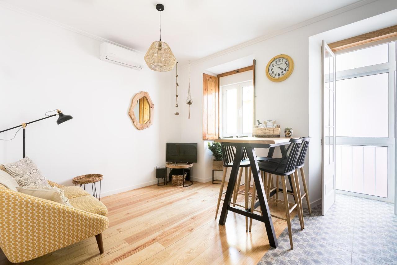 Feel Home In This Stunning Renovated Nest In Graca Лиссабон Экстерьер фото