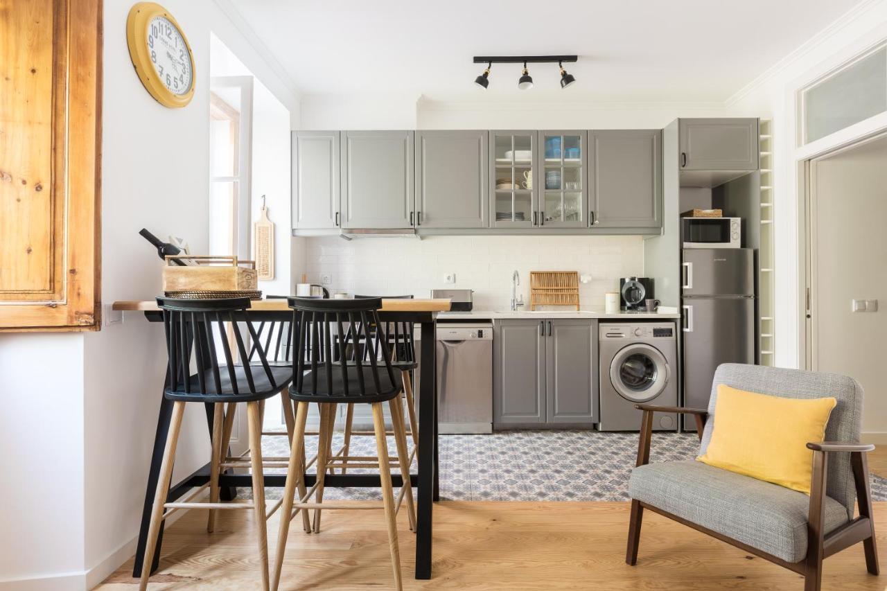 Feel Home In This Stunning Renovated Nest In Graca Лиссабон Экстерьер фото