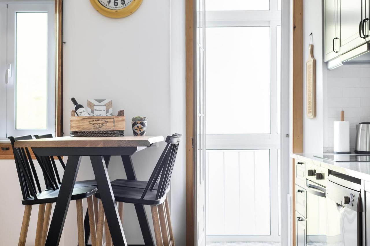 Feel Home In This Stunning Renovated Nest In Graca Лиссабон Экстерьер фото