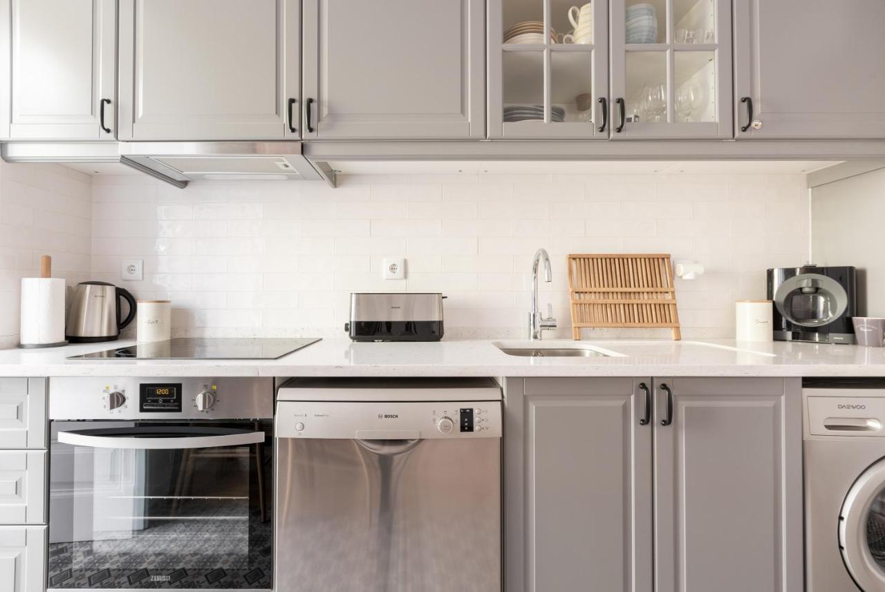 Feel Home In This Stunning Renovated Nest In Graca Лиссабон Экстерьер фото