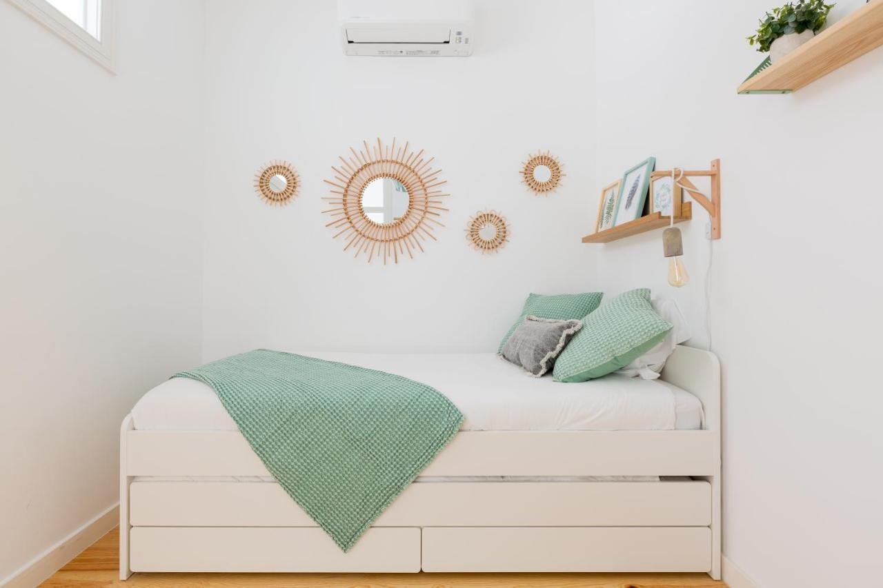Feel Home In This Stunning Renovated Nest In Graca Лиссабон Экстерьер фото